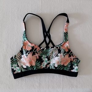 VENUS Sport Bikini Top, size 4
